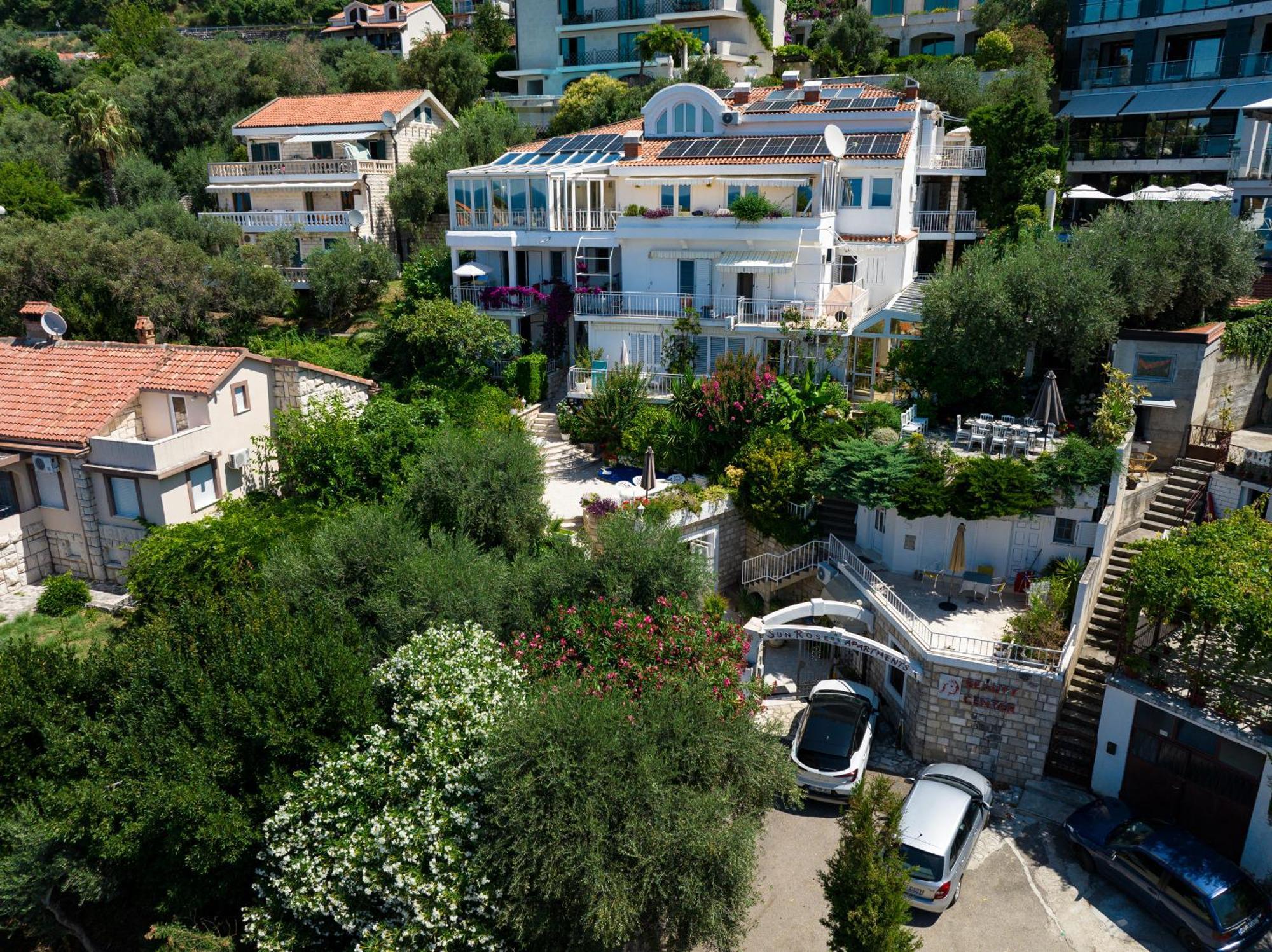 Sun Rose Apartments Sveti Stefan Exterior foto